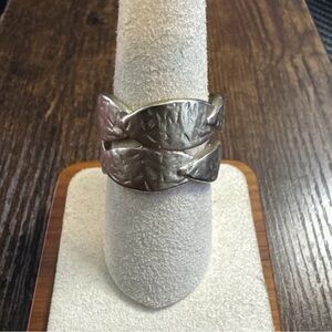 Vintage Gold Tone Thick Large Leaf Design Size 8.5 Ring